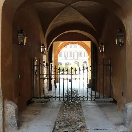 Cozy Place 10 Con Parcheggio Privato Gratuito Διαμέρισμα Βερτσέλλι